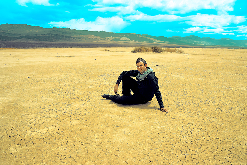 GLOW - Desert Dry Ground Sitting