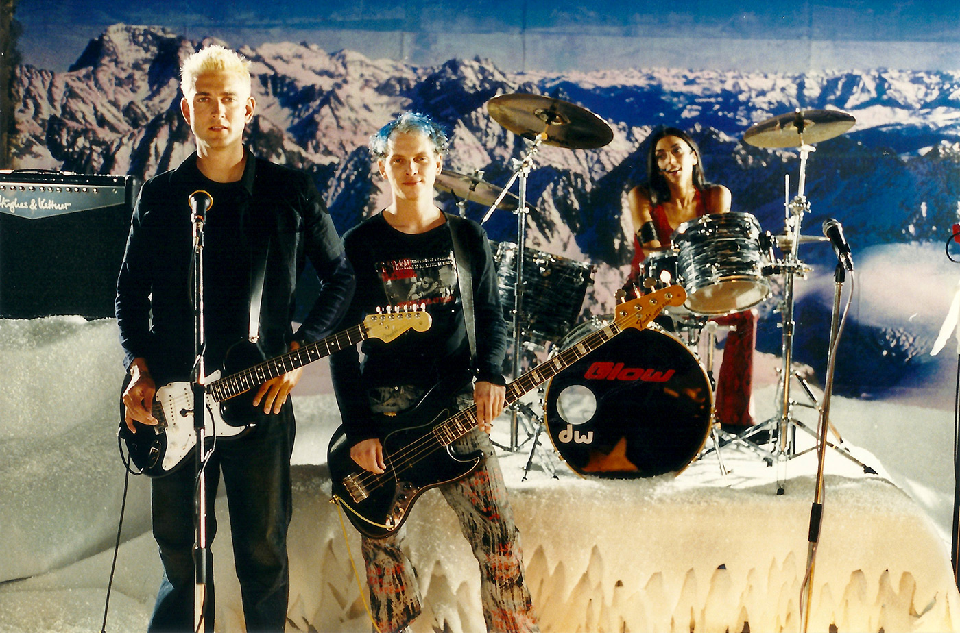 Glow - President Videoshoot - 2001 - 05o