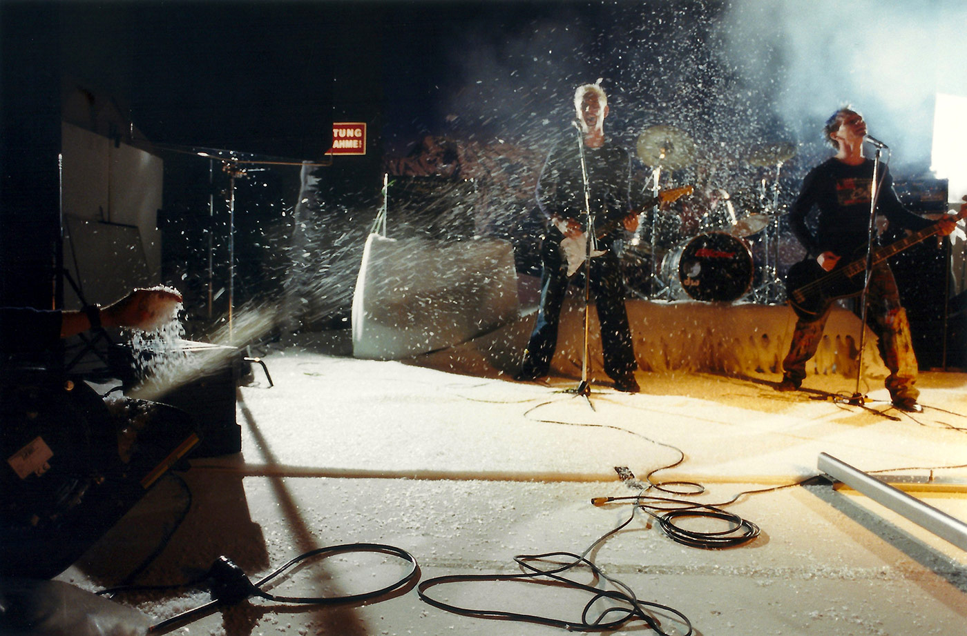 Glow - President Videoshoot - 2001 - 06o