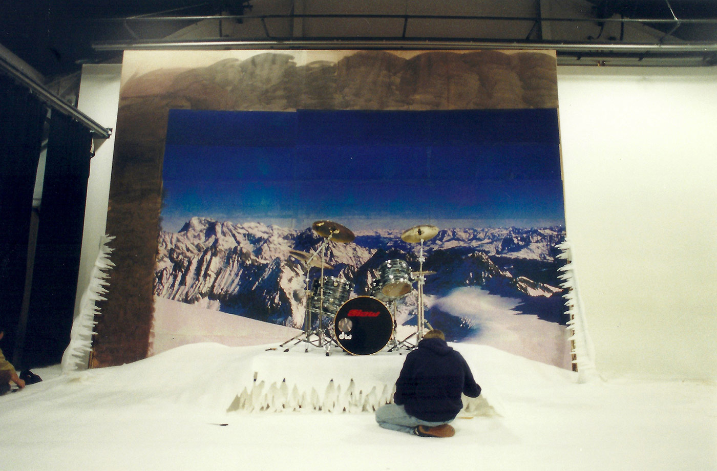 Glow - President Videoshoot - 2001 - 09o